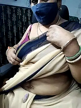 Snapshot of Rani_Darling_99 chatting on 06/25/26, 04:12 Rani Darling 99 online show from 06/25/26, 04:12