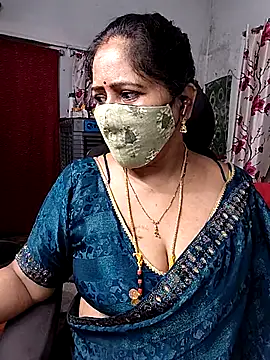 Snapshot of Rani_Darling_99 chatting on 06/17/26, 03:11 Rani Darling 99 online show from 06/17/26, 03:11