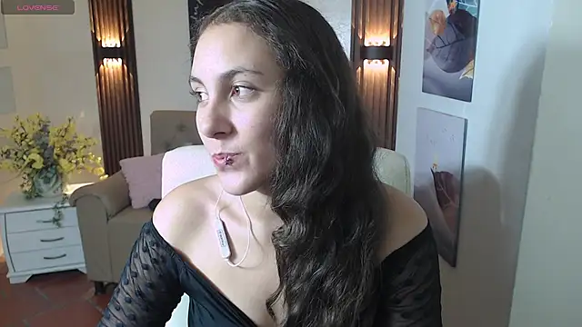 xlunna online show from 10/24/25, 07:35