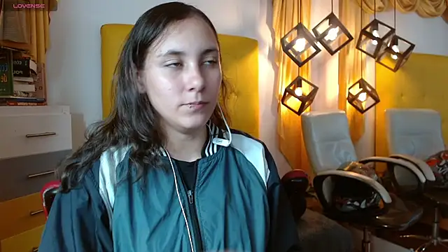 xlunna online show from 12/16/25, 08:57