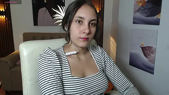 xlunna online show from 11/06/25, 07:40