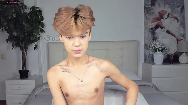 Snapshot of Felix_Rey chatting on 09/21/25, 03:06 Felix Rey online show from 09/21/25, 03:06