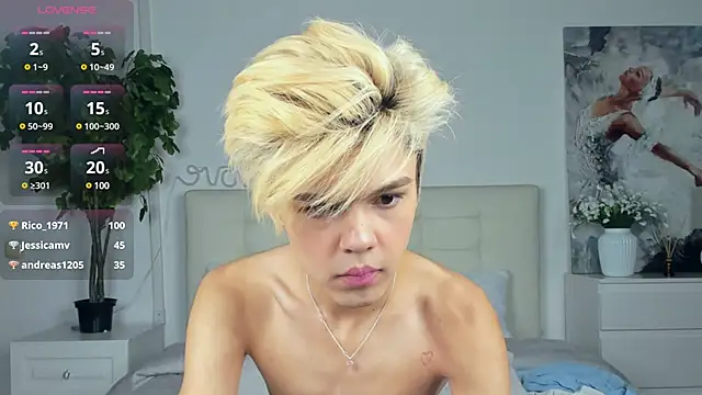 Snapshot of Felix_Rey chatting on 03/15/25, 10:33 Felix Rey online show from 03/15/25, 10:33