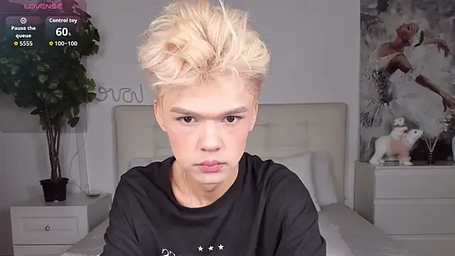 Snapshot of Felix_Rey chatting on 12/17/25, 05:51 Felix Rey online show from 12/17/25, 05:51