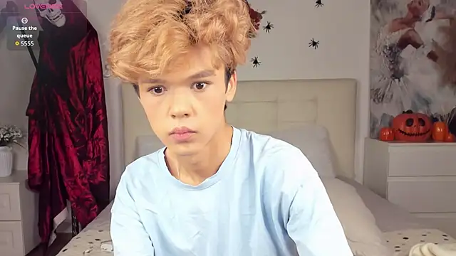 Snapshot of Felix_Rey chatting on 10/22/25, 05:23 Felix Rey online show from 10/22/25, 05:23