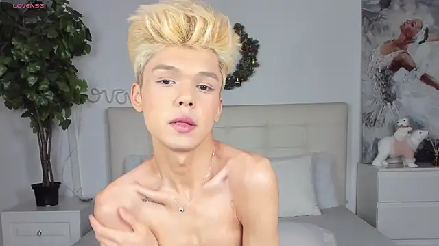 Snapshot of Felix_Rey chatting on 12/04/25, 06:18 Felix Rey online show from 12/04/25, 06:18