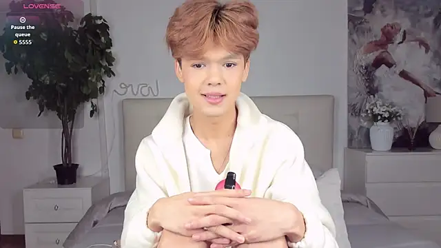 Snapshot of Felix_Rey chatting on 09/24/25, 04:24 Felix Rey online show from 09/24/25, 04:24