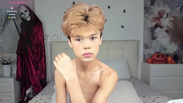 Snapshot of Felix_Rey chatting on 10/16/25, 04:48 Felix Rey online show from 10/16/25, 04:48