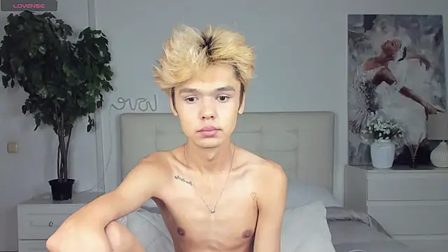 Snapshot of Felix_Rey chatting on 09/18/25, 01:25 Felix Rey online show from 09/18/25, 01:25