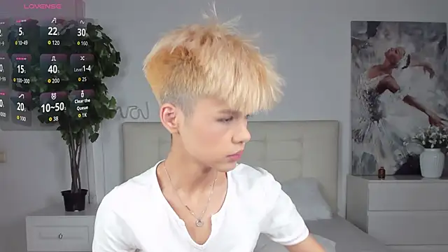 Snapshot of Felix_Rey chatting on 11/19/25, 05:57 Felix Rey online show from 11/19/25, 05:57