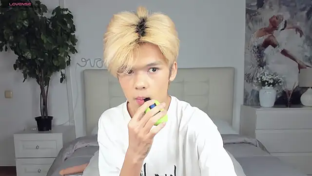 Snapshot of Felix_Rey chatting on 09/15/25, 12:38 Felix Rey online show from 09/15/25, 12:38