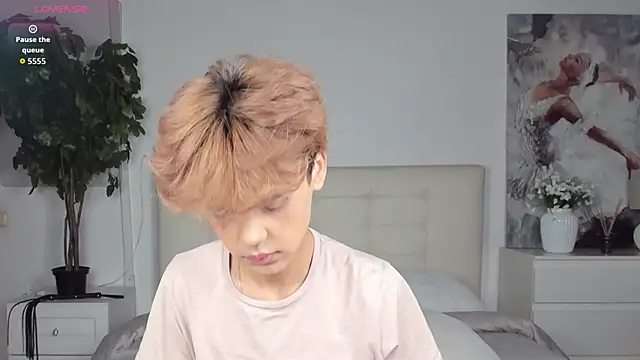 Snapshot of Felix_Rey chatting on 09/27/25, 05:41 Felix Rey online show from 09/27/25, 05:41