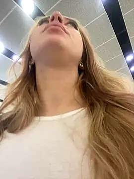 Snapshot of Sweet___Emily chatting on 01/29/25, 02:10 Sweet Emily online show from 01/29/25, 02:10