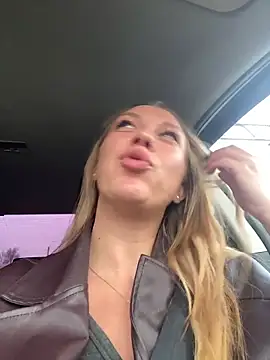 Sweet   Emily online show from 11/10/25, 12:21