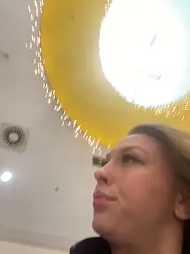 Sweet   Emily online show from 12/22/25, 12:05