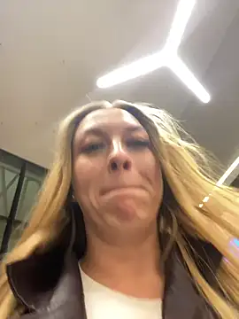 Sweet   Emily online show from 11/12/25, 04:33