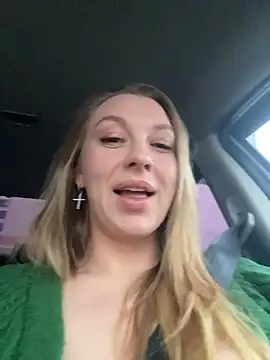 Snapshot of Sweet___Emily chatting on 02/08/26, 02:26 Sweet Emily online show from 02/08/26, 02:26