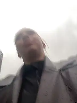 Snapshot of Sweet___Emily chatting on 10/16/25, 01:41 Sweet Emily online show from 10/16/25, 01:41