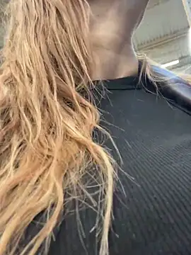 Snapshot of Sweet___Emily chatting on 01/14/25, 10:23 Sweet Emily online show from 01/14/25, 10:23