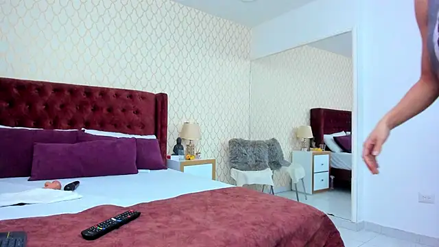 NaiaRosse online show from 03/08/25, 09:17