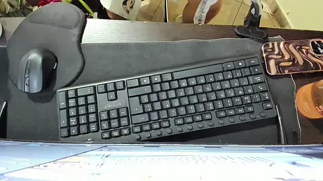 Amy Walker online show from 04/06/26, 07:37