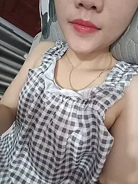 Snapshot of 2_sex chatting on 06/05/26, 03:44 2 sex online show from 06/05/26, 03:44