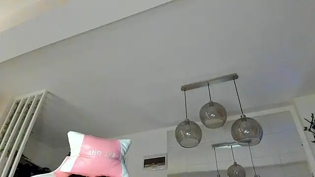 IreneVON online show from 11/05/25, 04:37