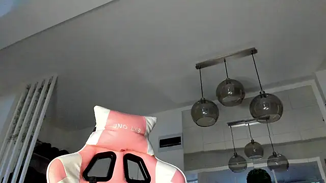 IreneVON online show from 10/04/25, 04:58