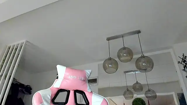 IreneVON online show from 11/06/25, 04:49