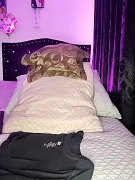 EimyParker  online show from 12/18/25, 09:07