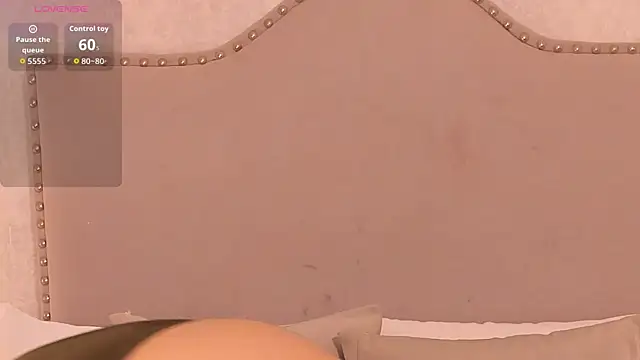 Emily robertss online show from 10/04/25, 03:19