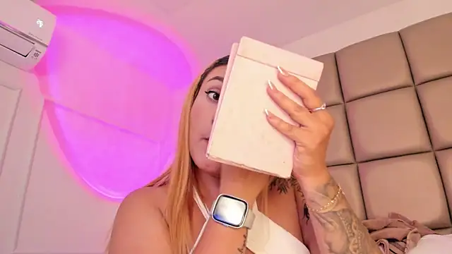 Emily robertss online show from 03/17/25, 06:07