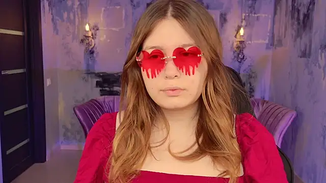 Snapshot of FioraMarmoris chatting on 10/09/25, 01:44 FioraMarmoris online show from 10/09/25, 01:44