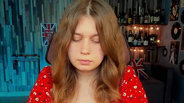 Snapshot of FioraMarmoris chatting on 10/17/25, 12:29 FioraMarmoris online show from 10/17/25, 12:29