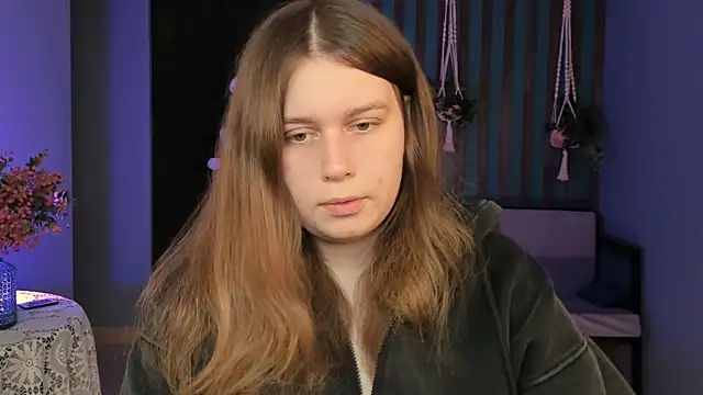 Snapshot of FioraMarmoris chatting on 10/10/25, 09:43 FioraMarmoris online show from 10/10/25, 09:43