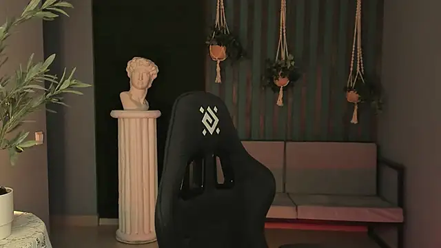 Snapshot of FioraMarmoris chatting on 11/07/25, 05:12 FioraMarmoris online show from 11/07/25, 05:12