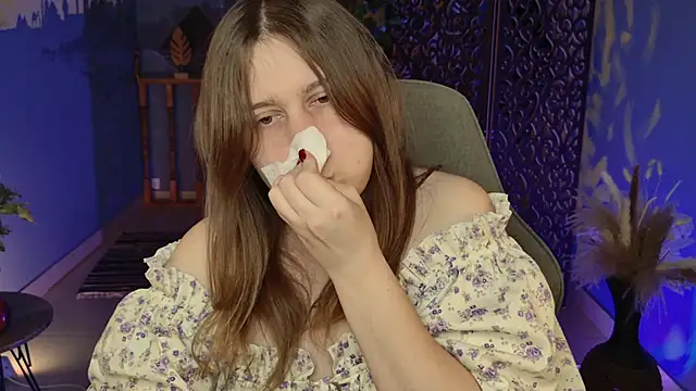 Snapshot of FioraMarmoris chatting on 10/04/25, 06:26 FioraMarmoris online show from 10/04/25, 06:26