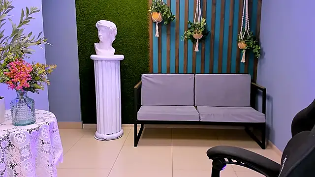 Snapshot of FioraMarmoris chatting on 11/20/25, 01:12 FioraMarmoris online show from 11/20/25, 01:12