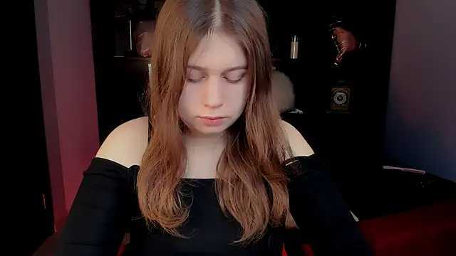 Snapshot of FioraMarmoris chatting on 02/18/26, 05:27 FioraMarmoris online show from 02/18/26, 05:27