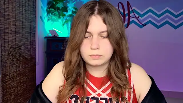 Snapshot of FioraMarmoris chatting on 09/25/25, 02:12 FioraMarmoris online show from 09/25/25, 02:12