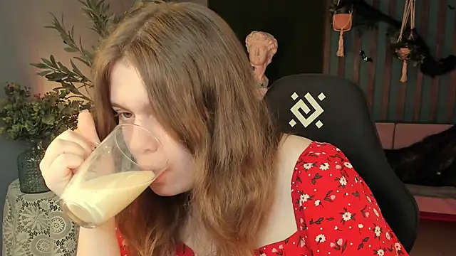 Snapshot of FioraMarmoris chatting on 10/26/25, 05:08 FioraMarmoris online show from 10/26/25, 05:08