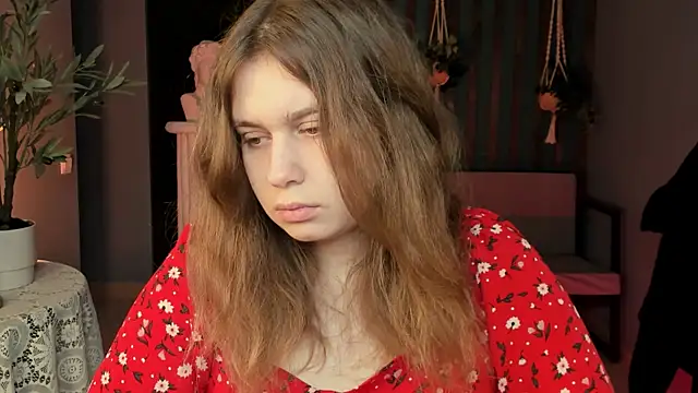 Snapshot of FioraMarmoris chatting on 11/02/25, 05:23 FioraMarmoris online show from 11/02/25, 05:23