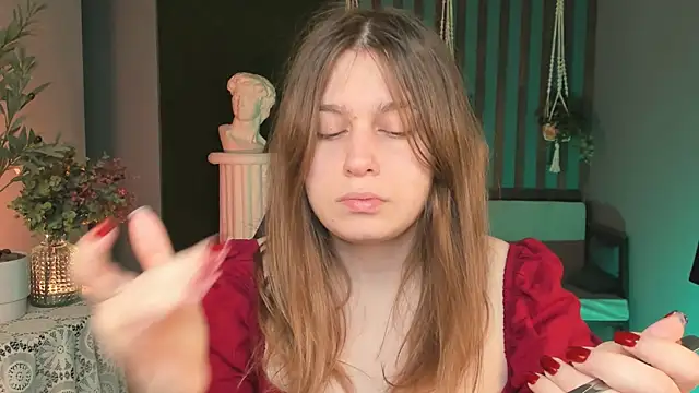 Snapshot of FioraMarmoris chatting on 10/06/25, 06:25 FioraMarmoris online show from 10/06/25, 06:25