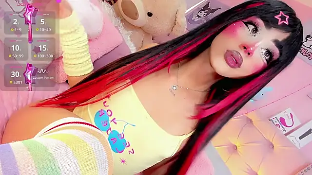 Snapshot of Cute_Roxxy chatting on 03/13/26, 02:22 Cute Roxxy online show from 03/13/26, 02:22