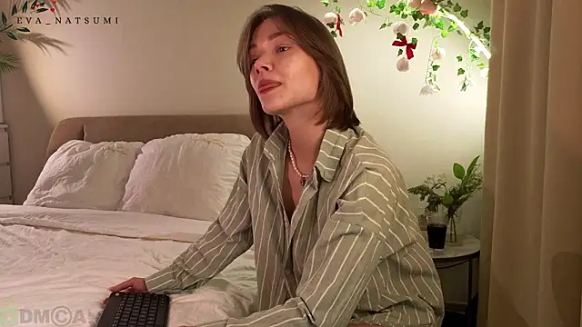 Eva Natsumi online show from 02/13/26, 12:16