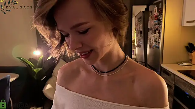 Eva Natsumi online show from 11/22/25, 03:33
