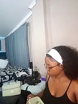 Queen-Chocolate online show from 02/05/26, 09:54