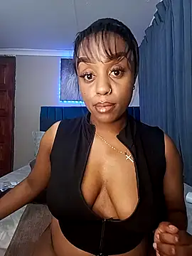 Queen-Chocolate online show from 11/16/25, 01:10