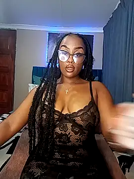 Queen-Chocolate online show from 11/27/25, 10:32