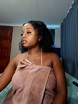 Queen-Chocolate online show from 02/08/26, 07:33